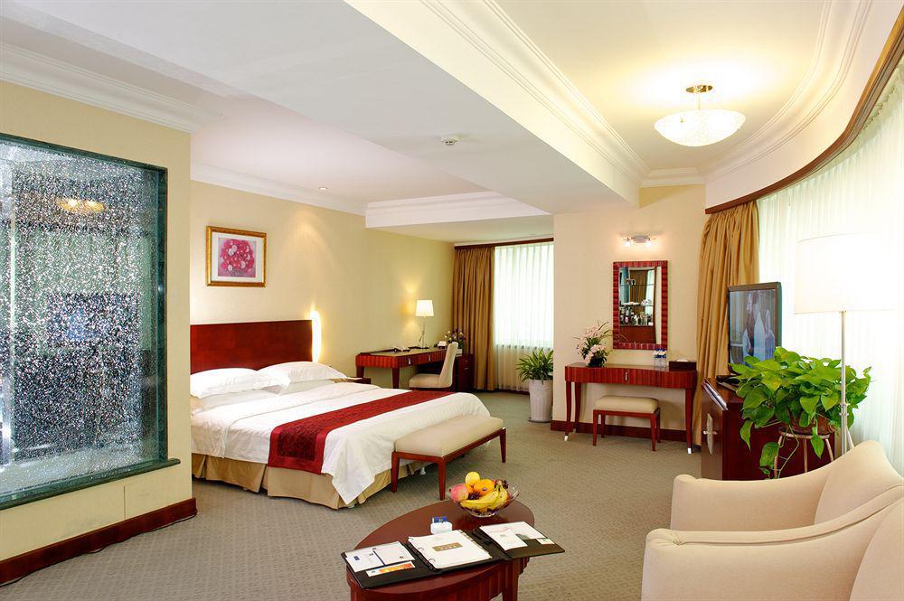 Standard Queen Room,164557860:JPEG