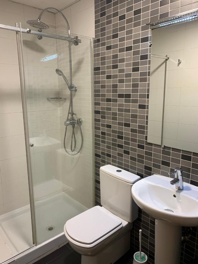 Triple Room Shower