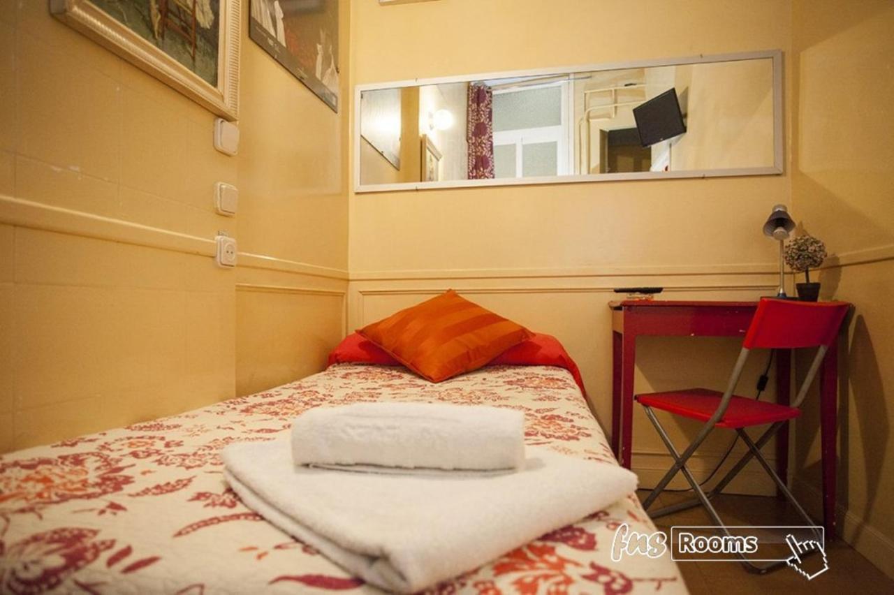 Single Room with Private Bathroom,945825802:JPEG