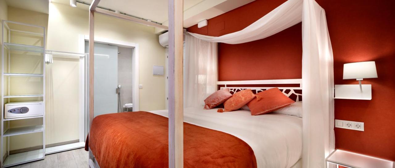 Habitación con cama extragrande y ducha a ras de suelo - Adaptada para personas con movilidad reducida