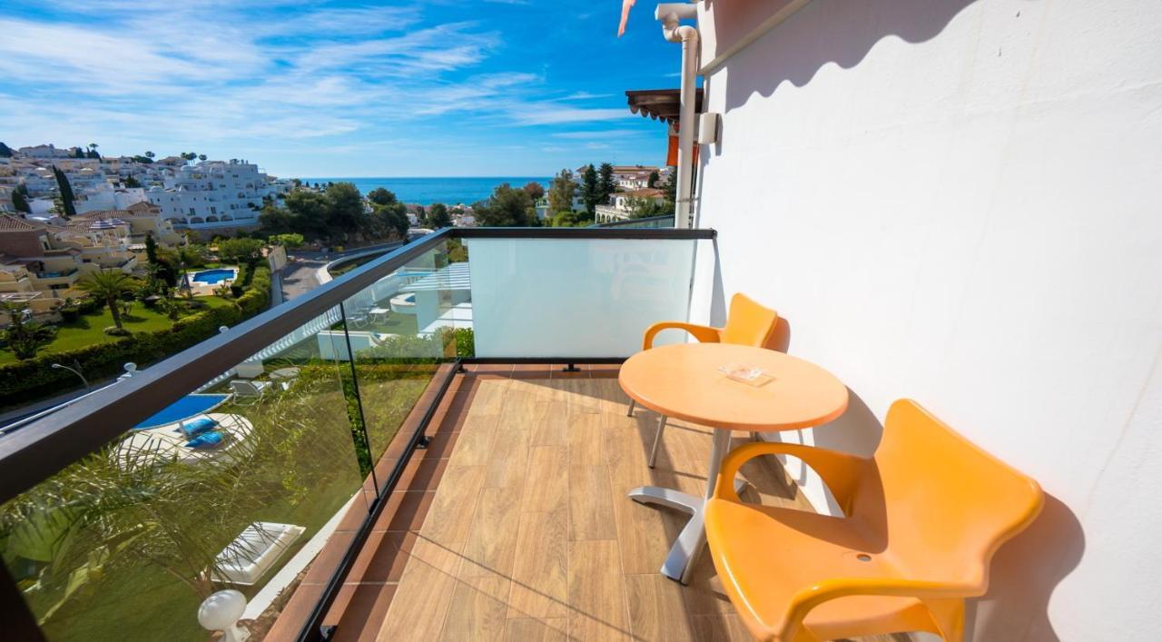 Double or Twin Room with Terrace and Sea View