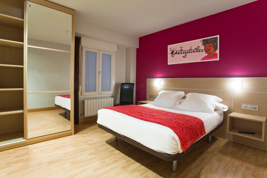 Double Room,1498604962:JPEG