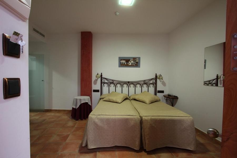 Double or Twin Room,9728042:JPEG
