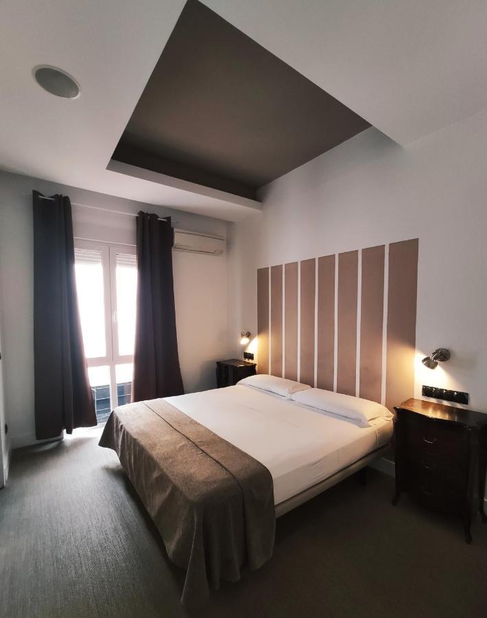 Large Double or Twin Room