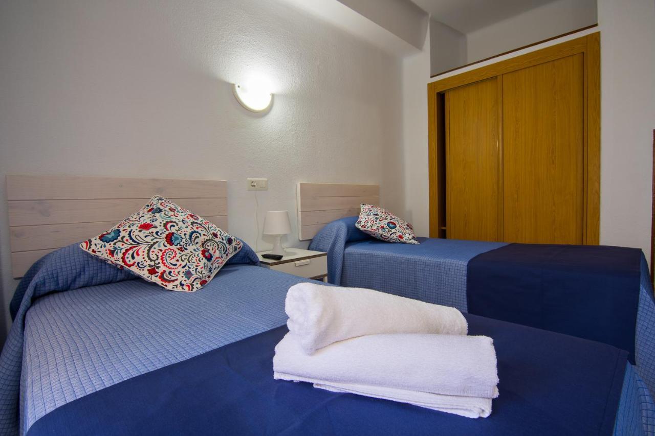 Double or Twin Room with Shared Bathroom,972798103:JPEG