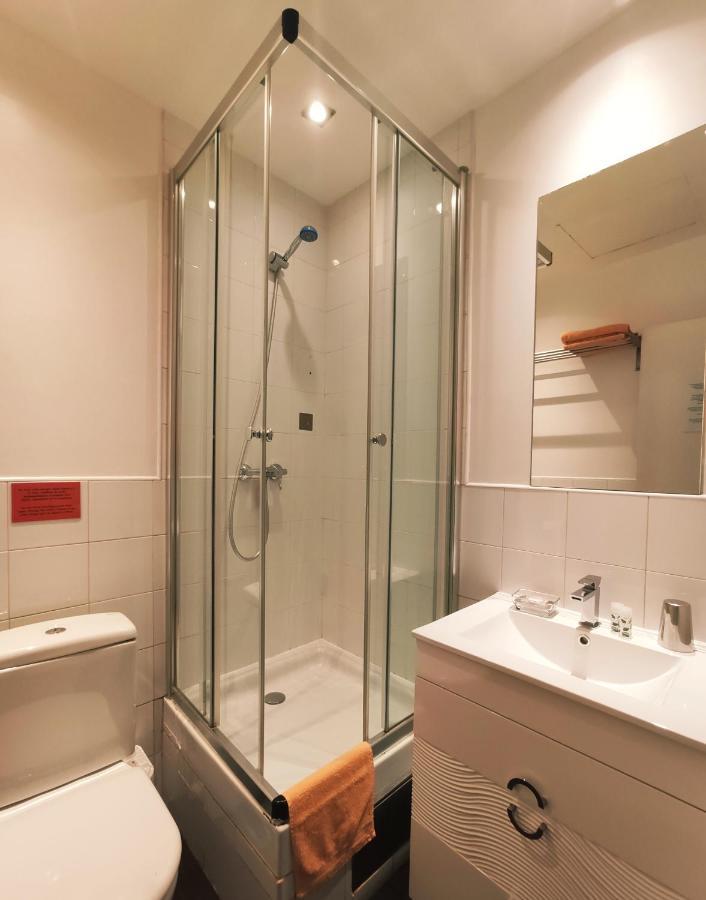 Large Double or Twin Room