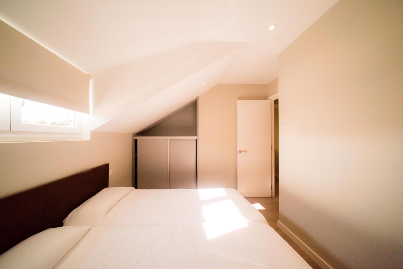 One-Bedroom Apartment,978821773:JPEG