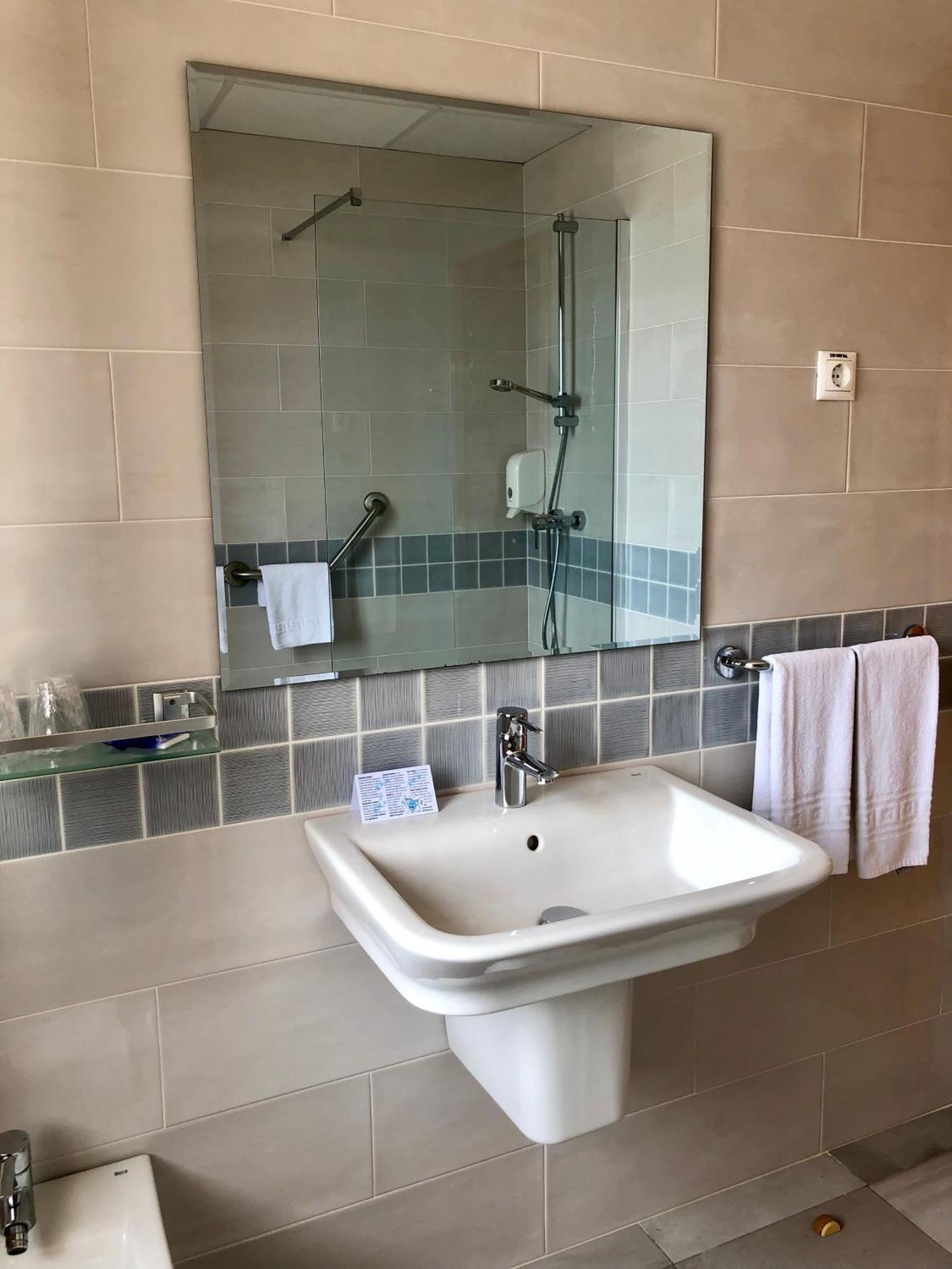 Superior Double Room,1498720492:JPEG