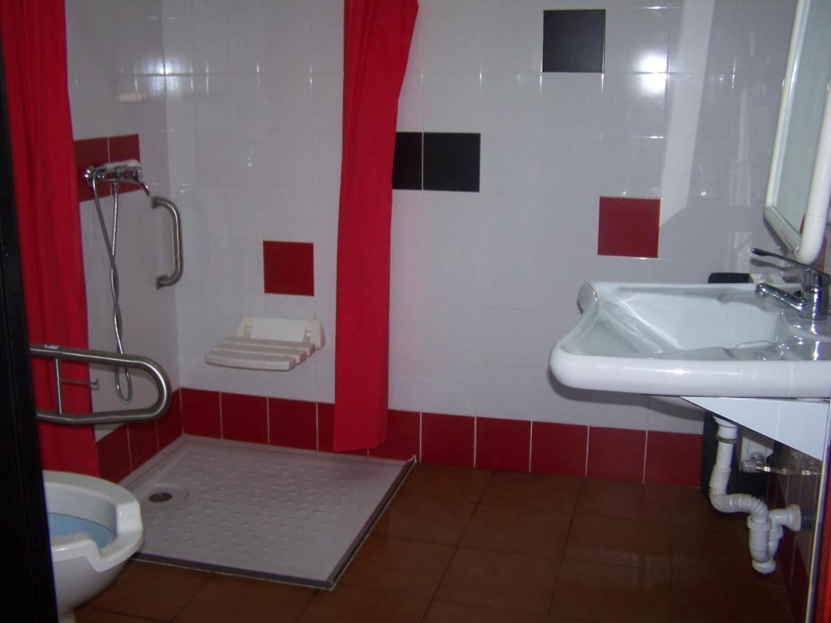 Vierbettzimmer mit eigenem Bad