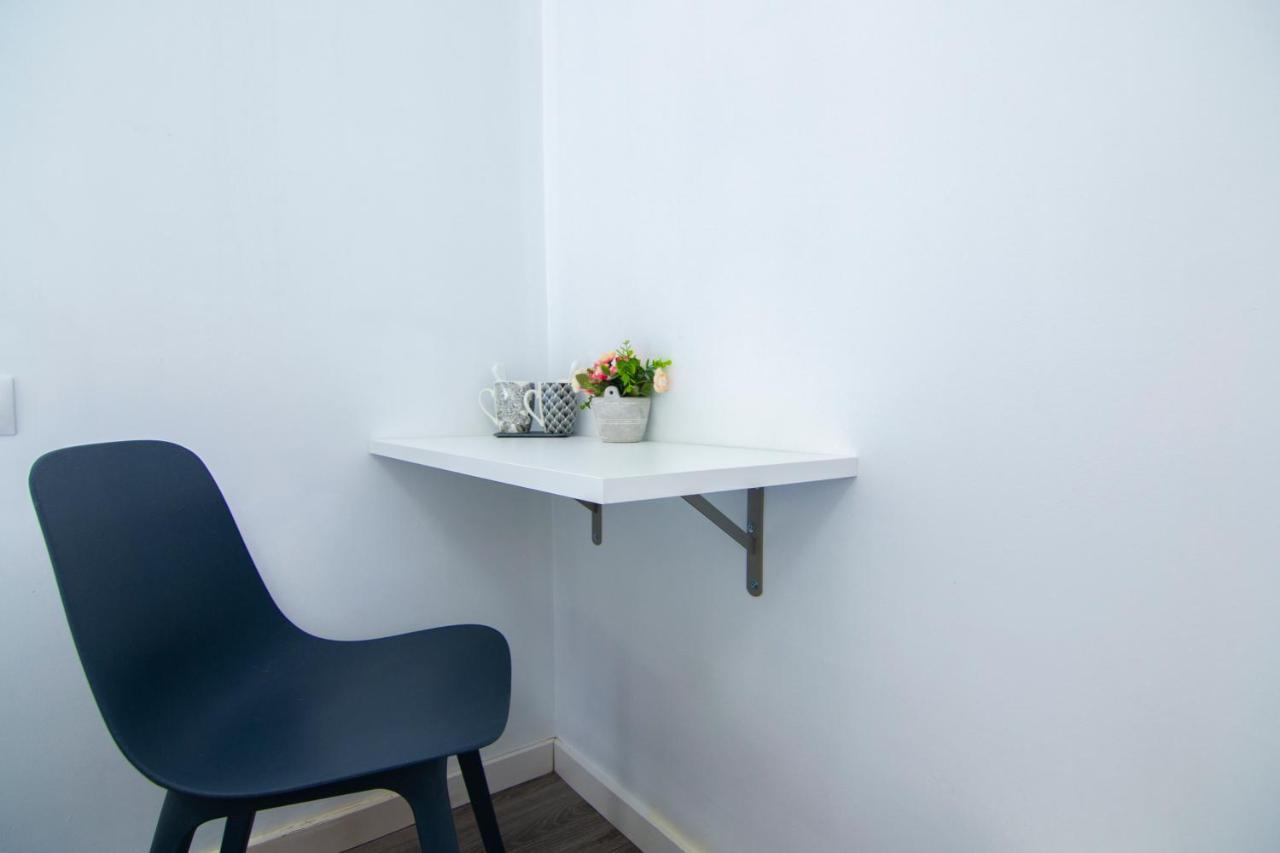 Double or Twin Room Private External Bathroom