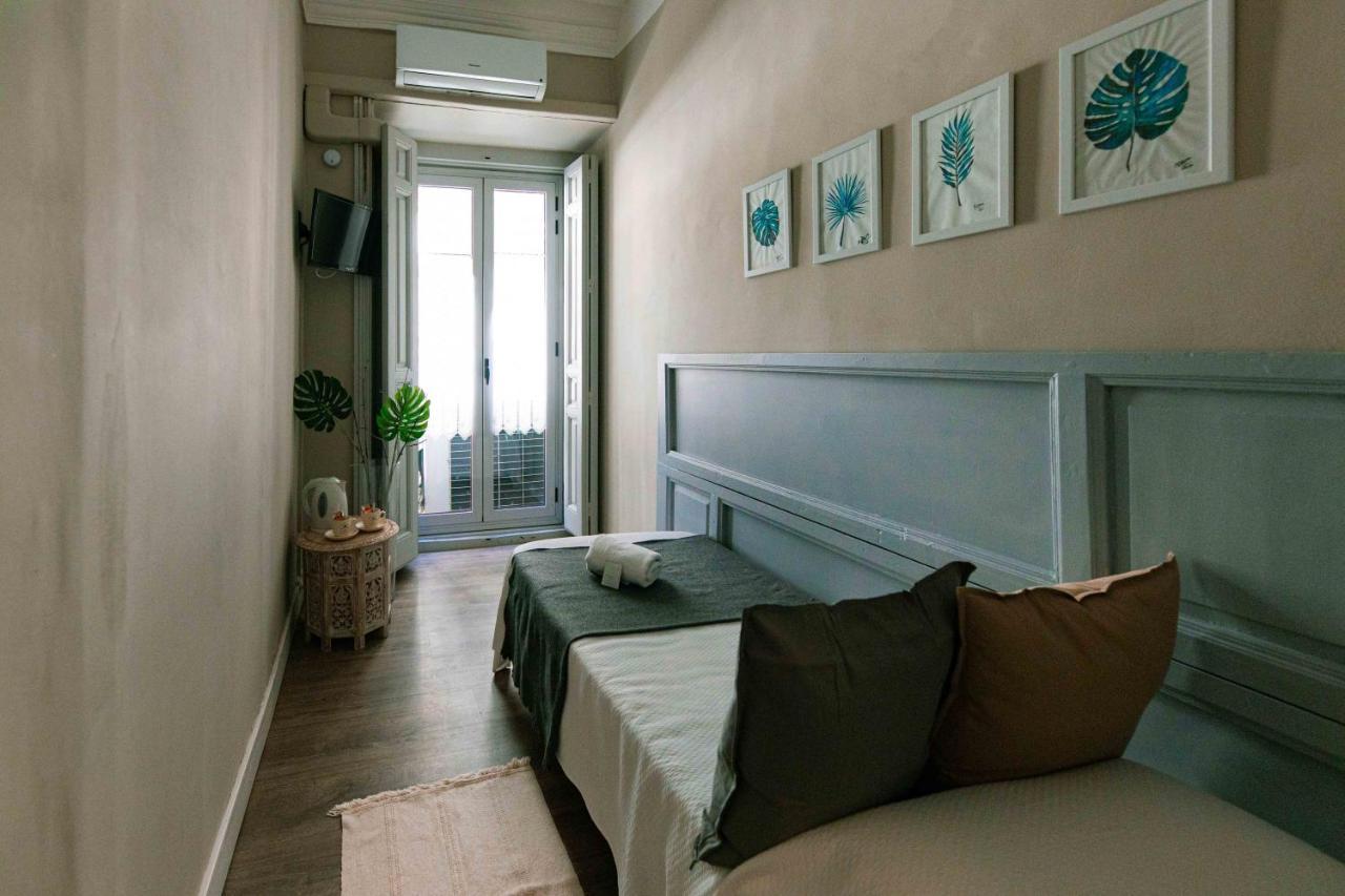 Deluxe Single Room with Balcony,997765293:JPEG