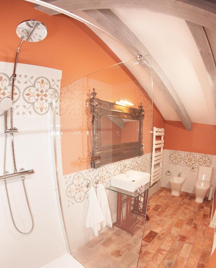 Triple Room Sloping Roof