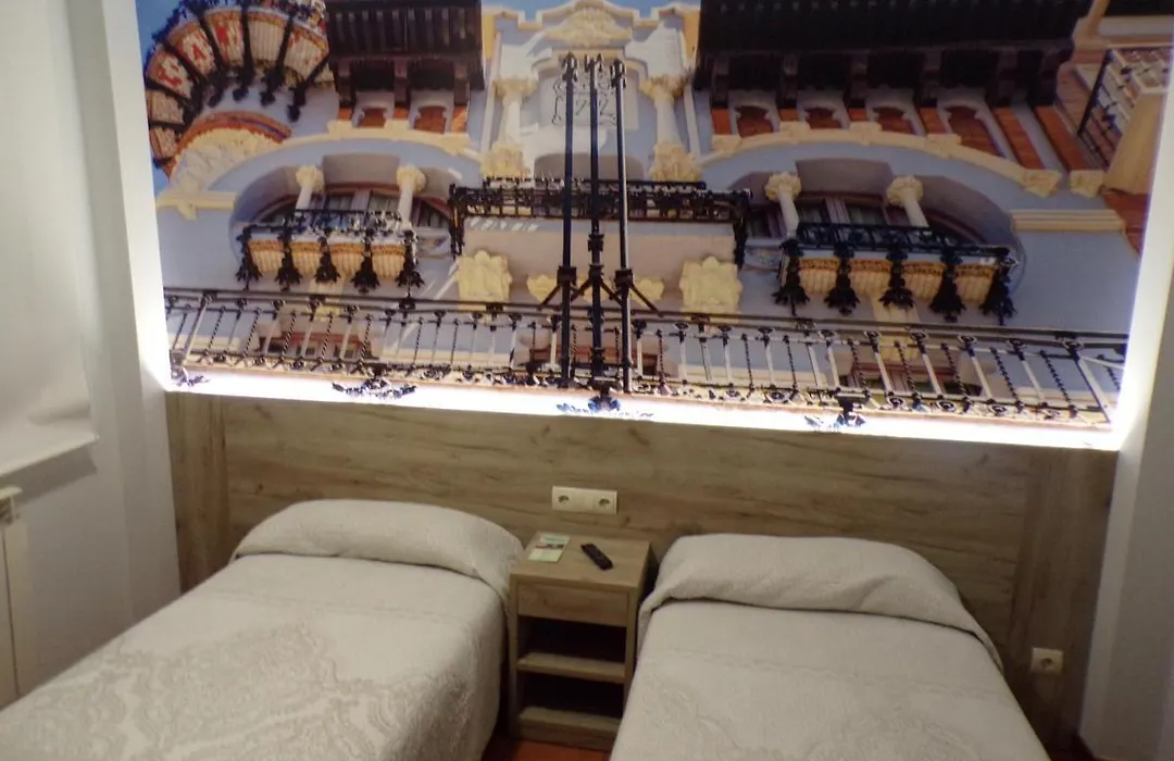 Hostal Serruchi-1