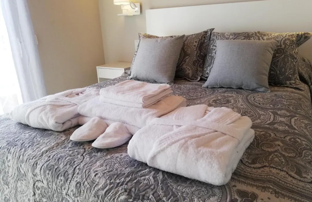 Nueva Suite Jacuzzi Relax Beach & Mountain-1