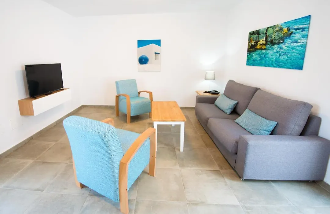 Apartamentos Playamar-1