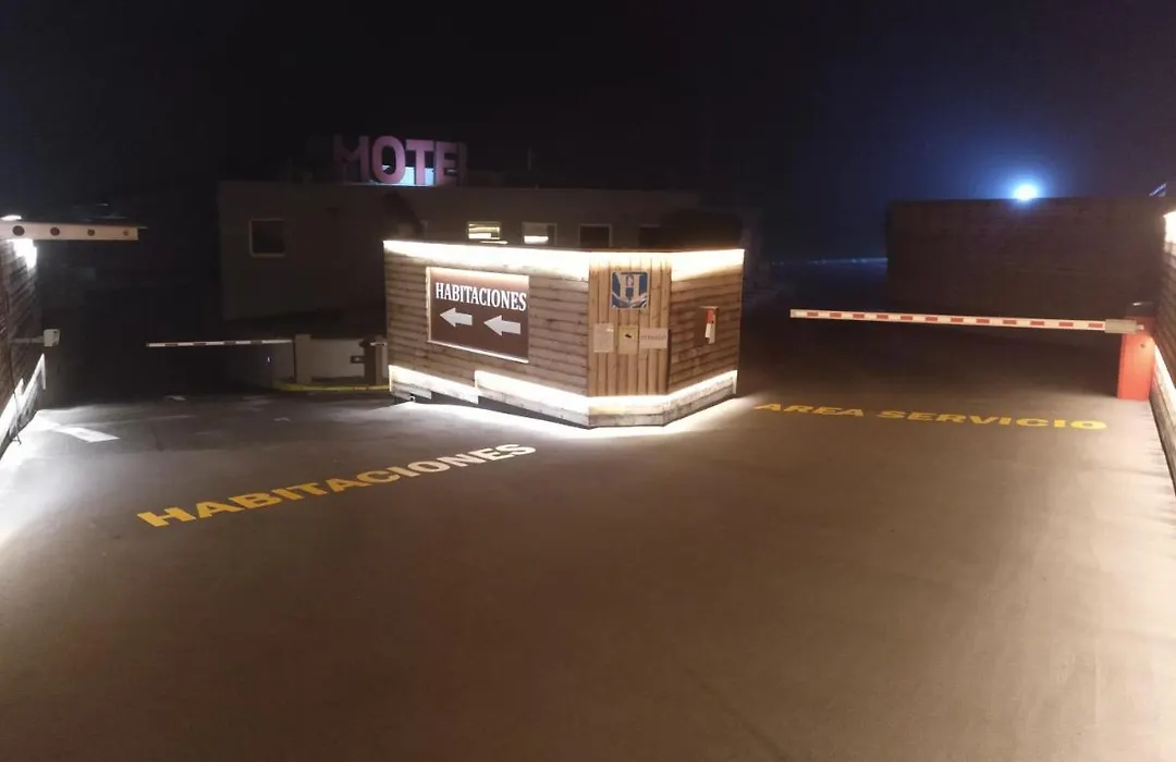 Motel Latino-1