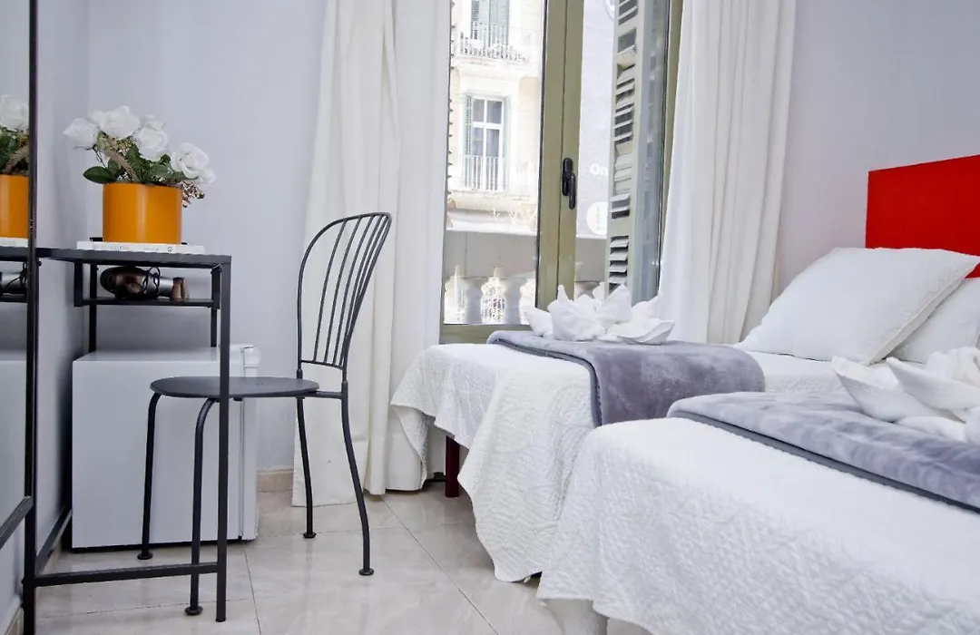 Barcelona City Centre Hostal-1