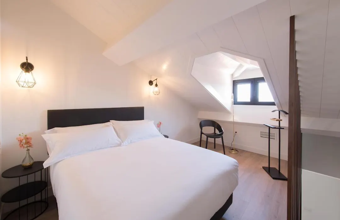 Santa Catalina Suites Gijon-1
