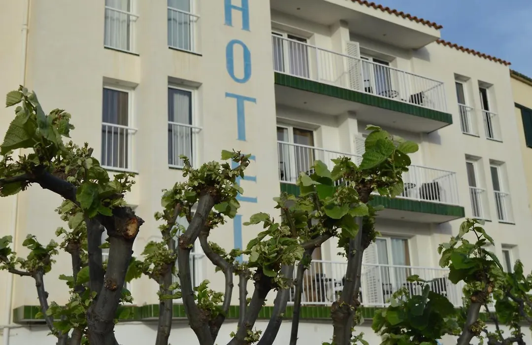 Hotel Nou Estrelles-1