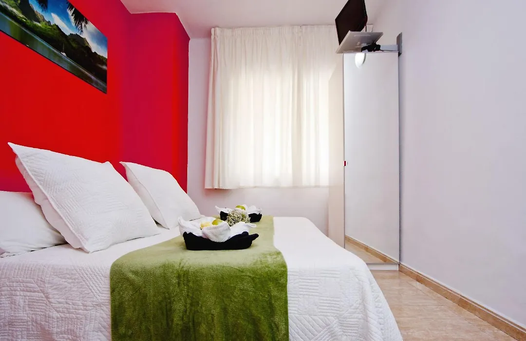 Barcelona City North Hostal-1