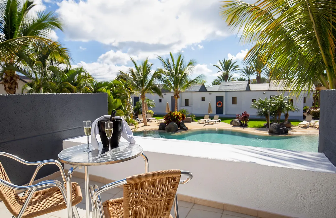R2 Romantic Fantasia Dreams & Suites Hotel (Adults Only)-1