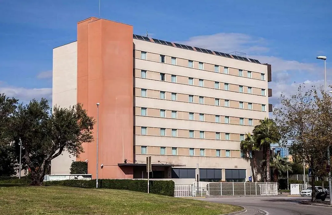 Travelodge Bcn Cornella Fira-1