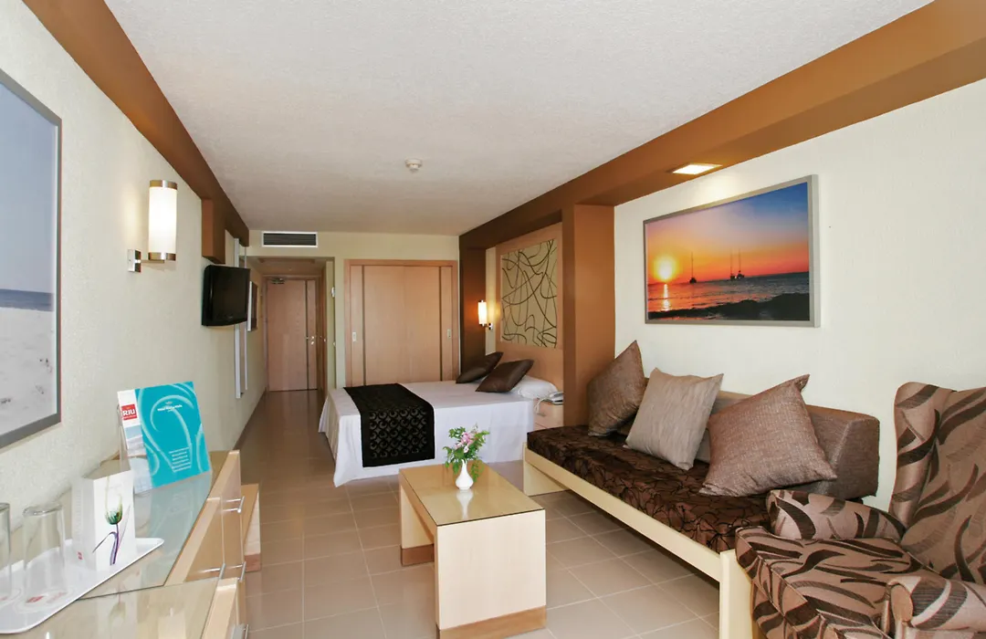 Hotel Riu La Mola-1