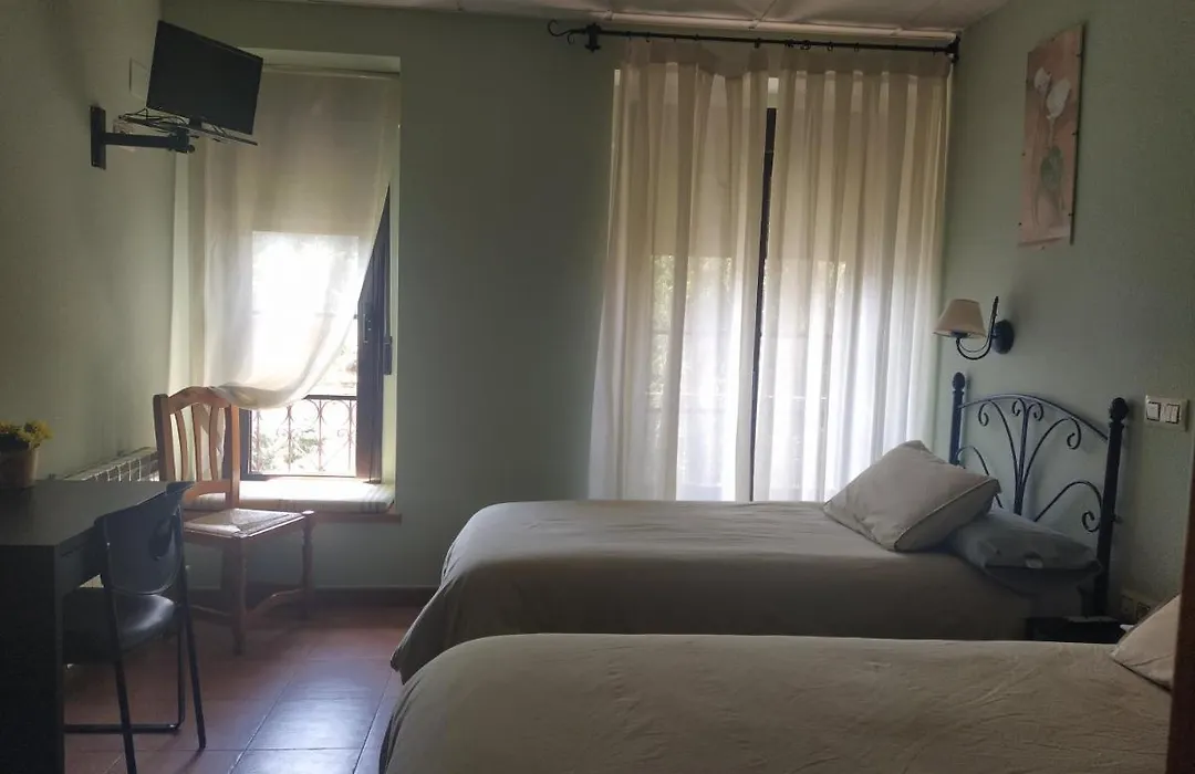 Hostal La Cigüeña-1