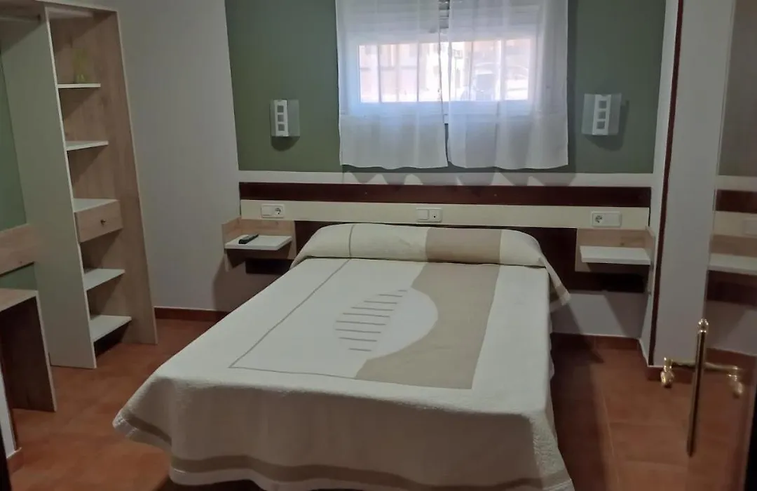 Alojamiento Numancia Pension-1