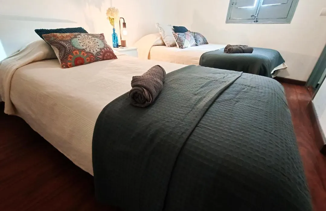 By Plaza Real Budget Rooms-1