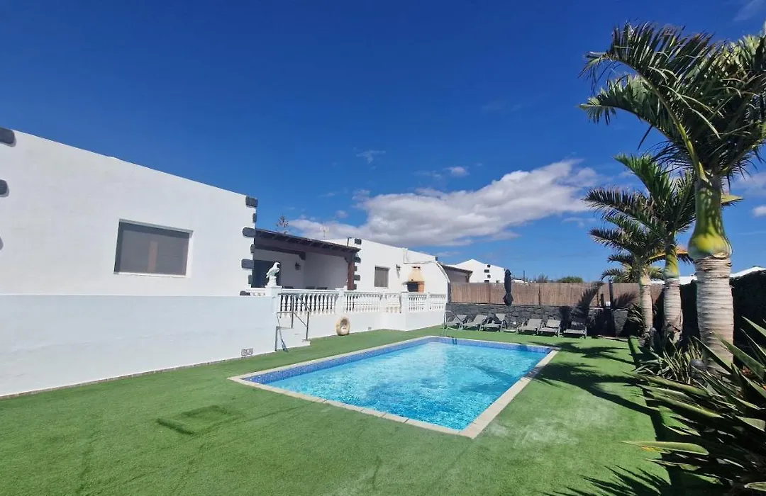 Villa Vinsta-1