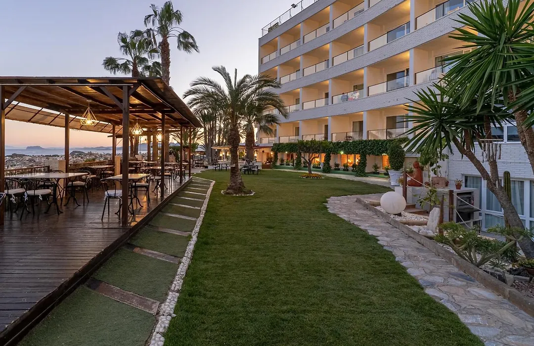 Ramada Resort by Wyndham Puerto de Mazarron-1