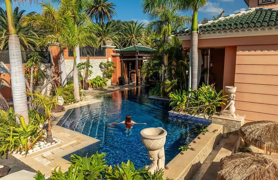 Royal Garden Villas, Luxury Hotel-1