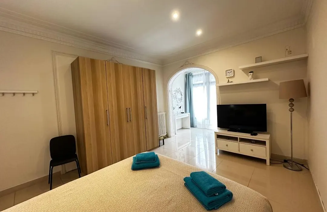 Rooms In Gran Via-1