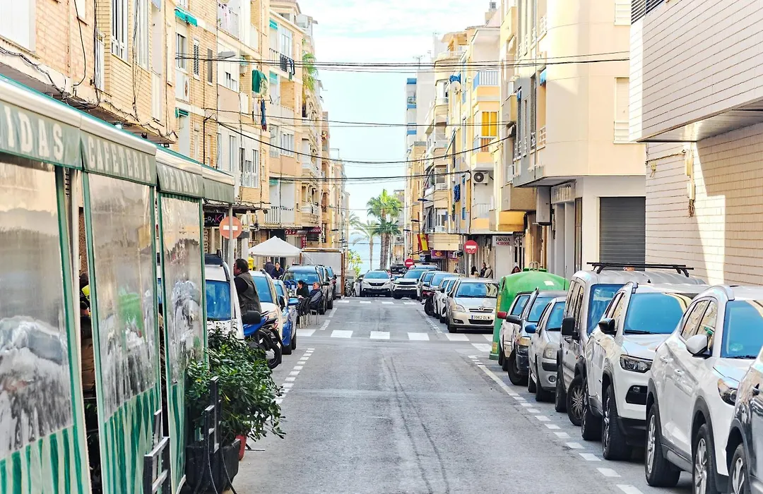 Аcogedor Apartamento De Dos Dormitorios En Torrevieja-1