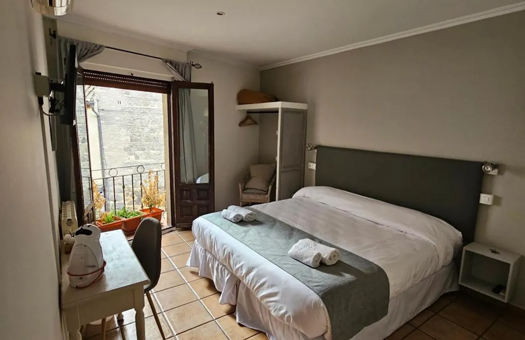 Hostal La Campana-1