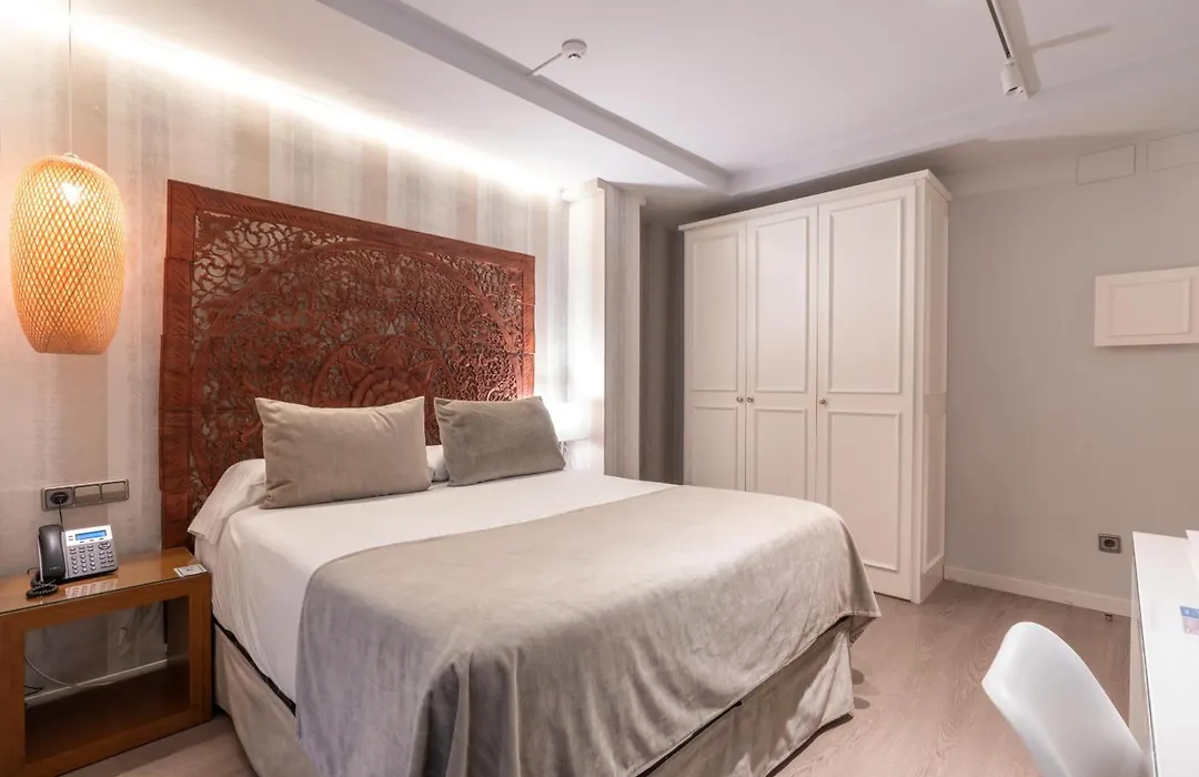 Serennia Fira Gran Via Exclusive Rooms-1