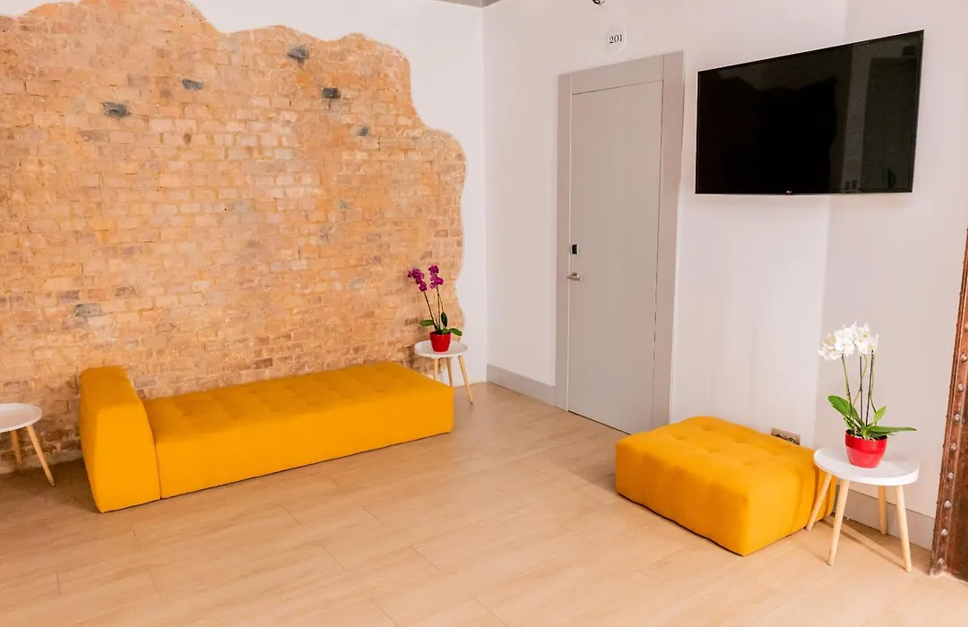 Hostal Juliette-Gran Via-1