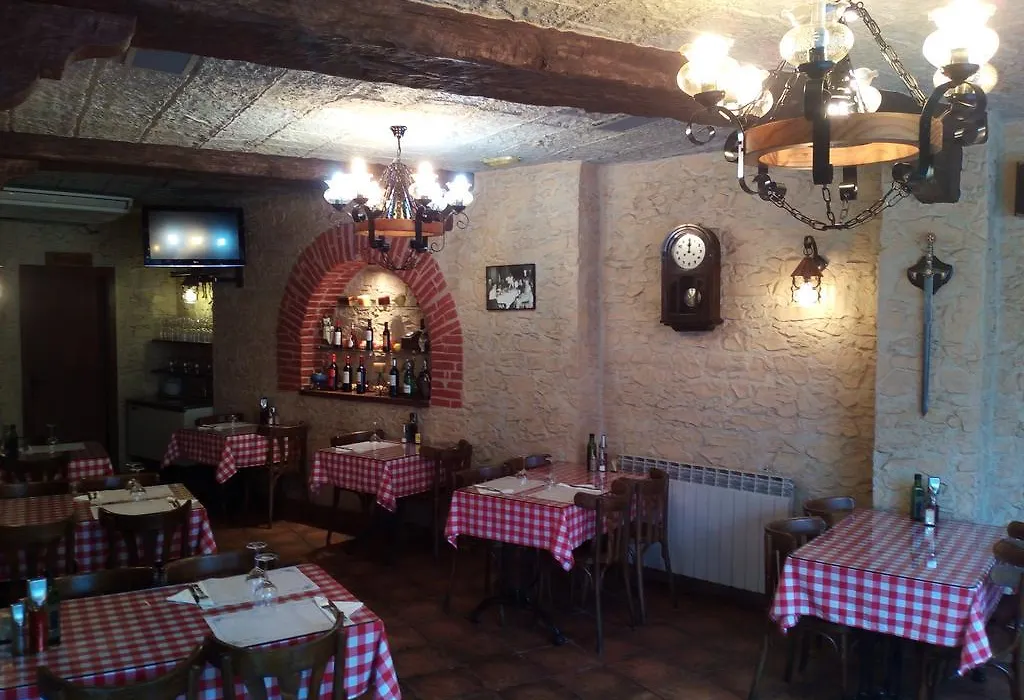 Hostal Restaurante Cornella-1