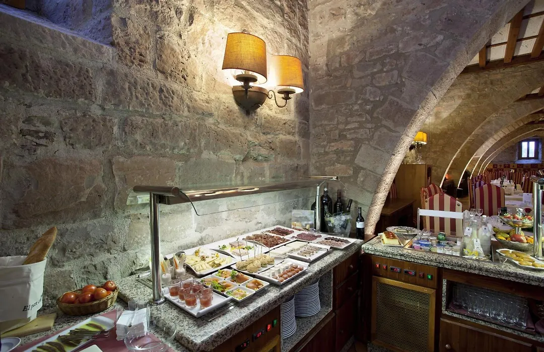 Parador De Cardona-1