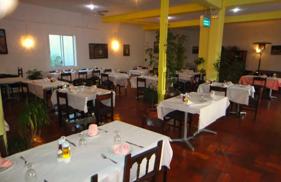 Pensió Restaurant Llança-1