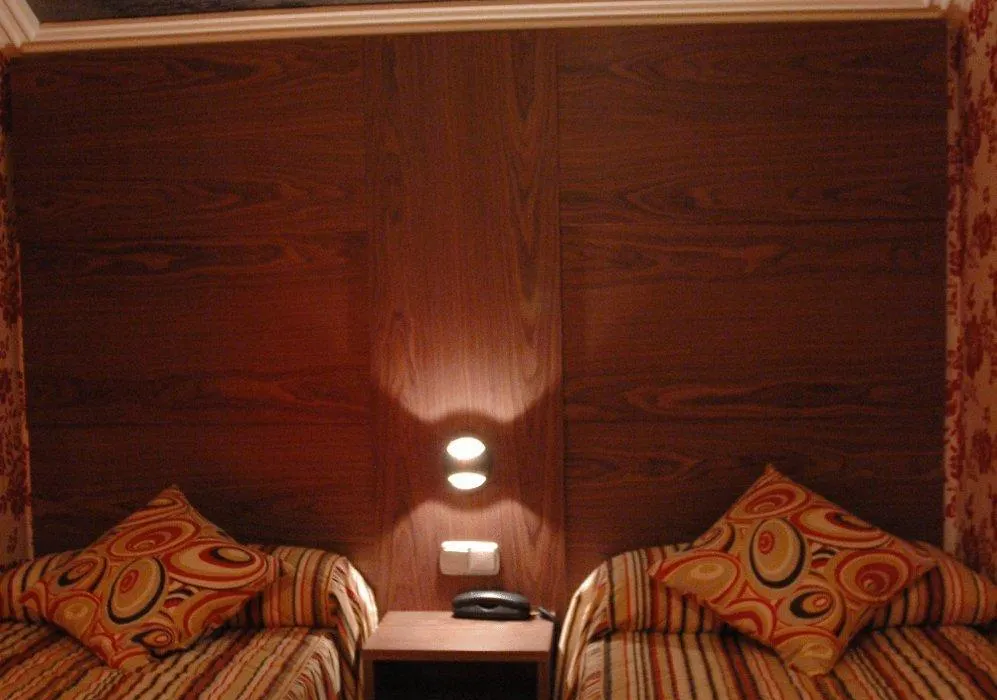 Hotel Ideal-1
