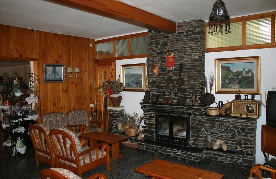 Hotel Llacs De Cardos-1