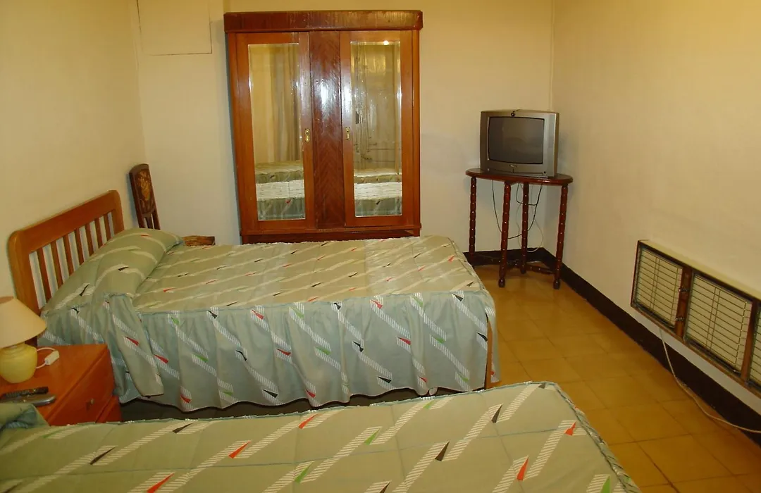 Hostal Adarnius-1