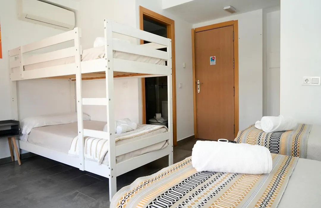 New Art Beach Hostel- Albergue Juvenil-1