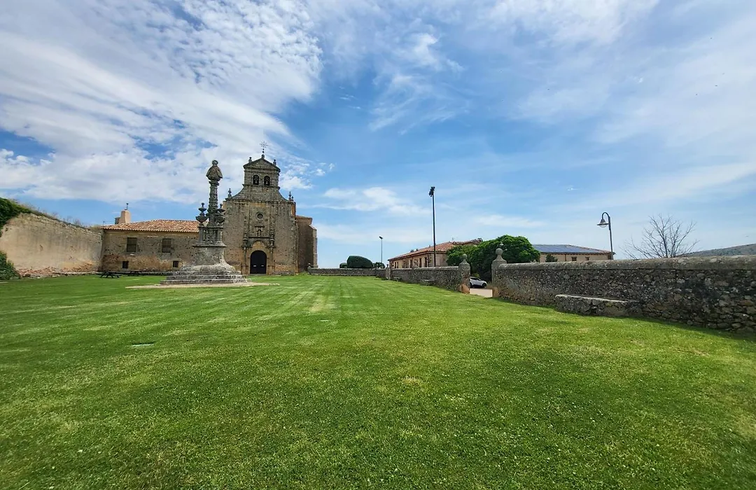Hotel Leonor Mirón-1
