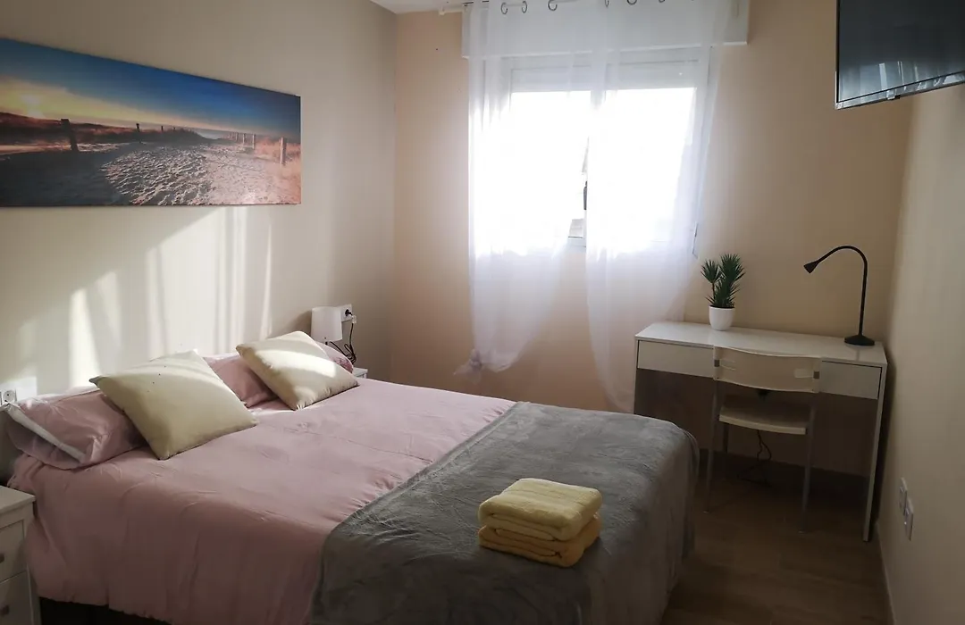 Hostal Mari en La Laguna, alquiler habitación privada en hostal, 6 habitaciones cerca de la universidad y aeropuerto Norte, 3 baños compartidos-1