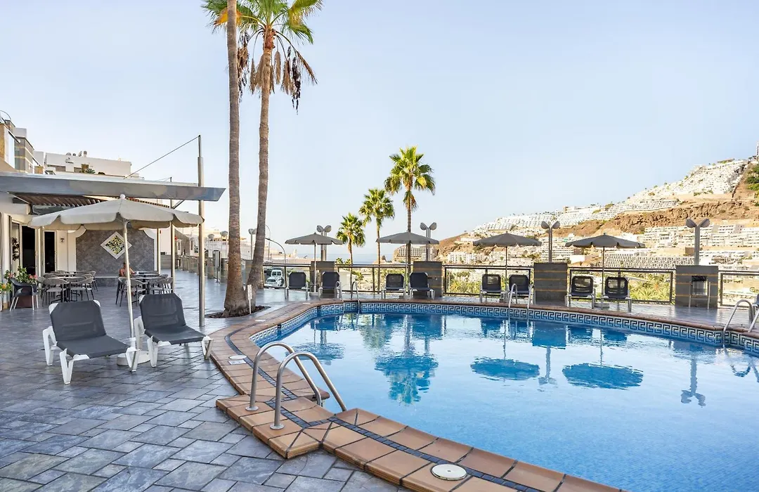 Apartamentos Cabau Cala Nova-1