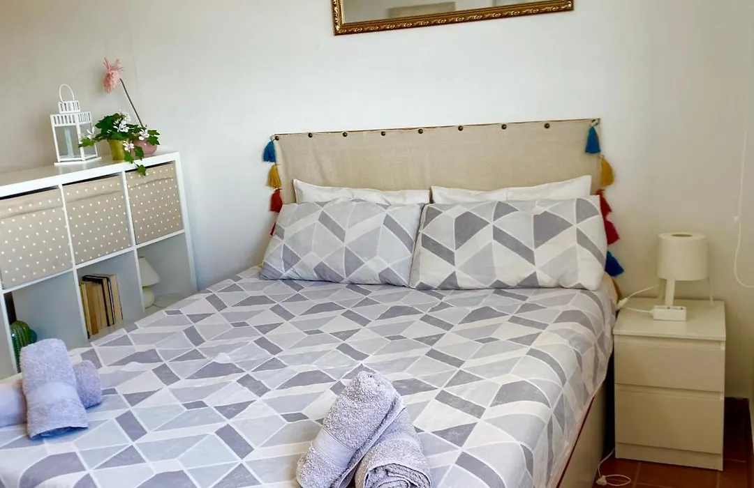 The Summer Treat Shared Apartment Compartido-1