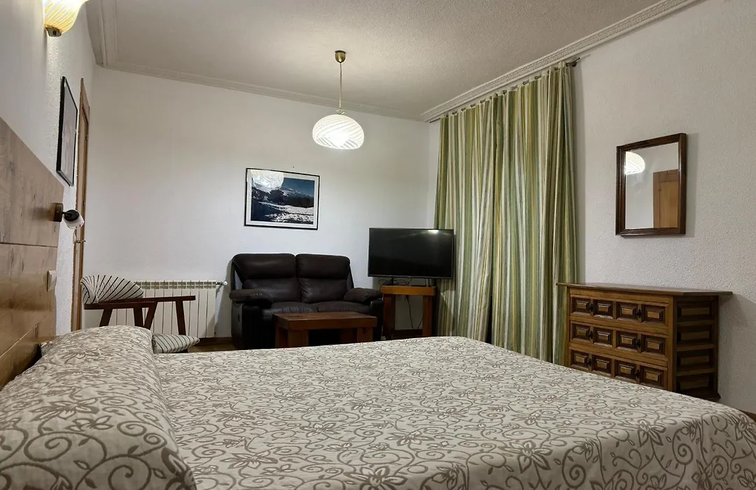 Hostal Aribel Longinos-1